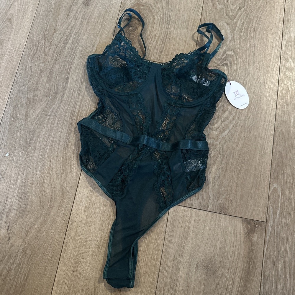 Avid Love Women's 1 Piece Lace Thong Holiday Lingerie Snap Gusset Size‎ Medium